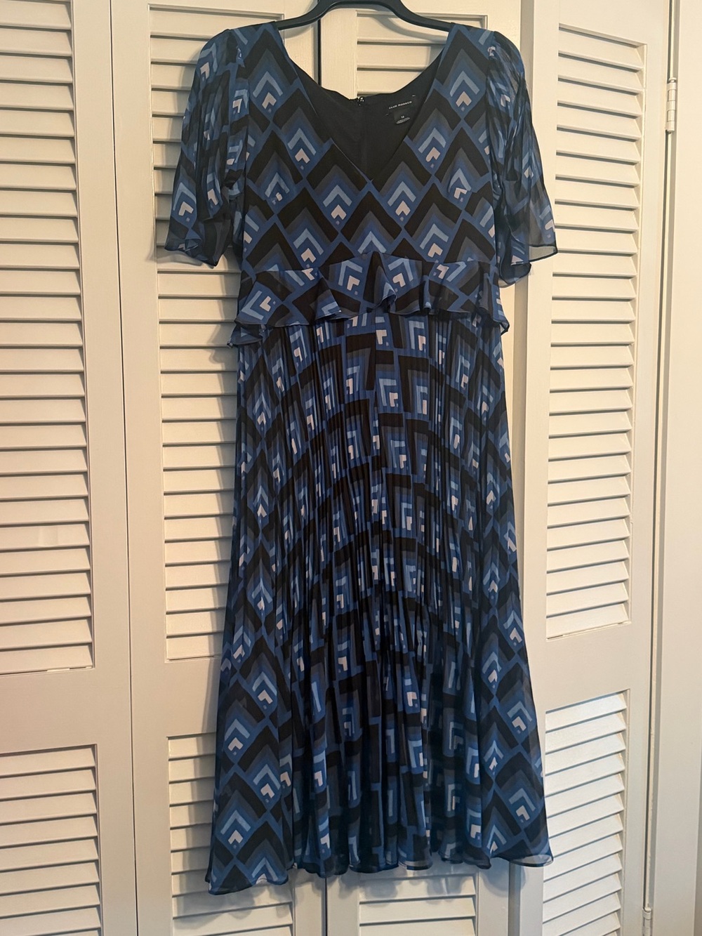 Club Monaco Blue Geometric Pleated Midi Dress - size 12